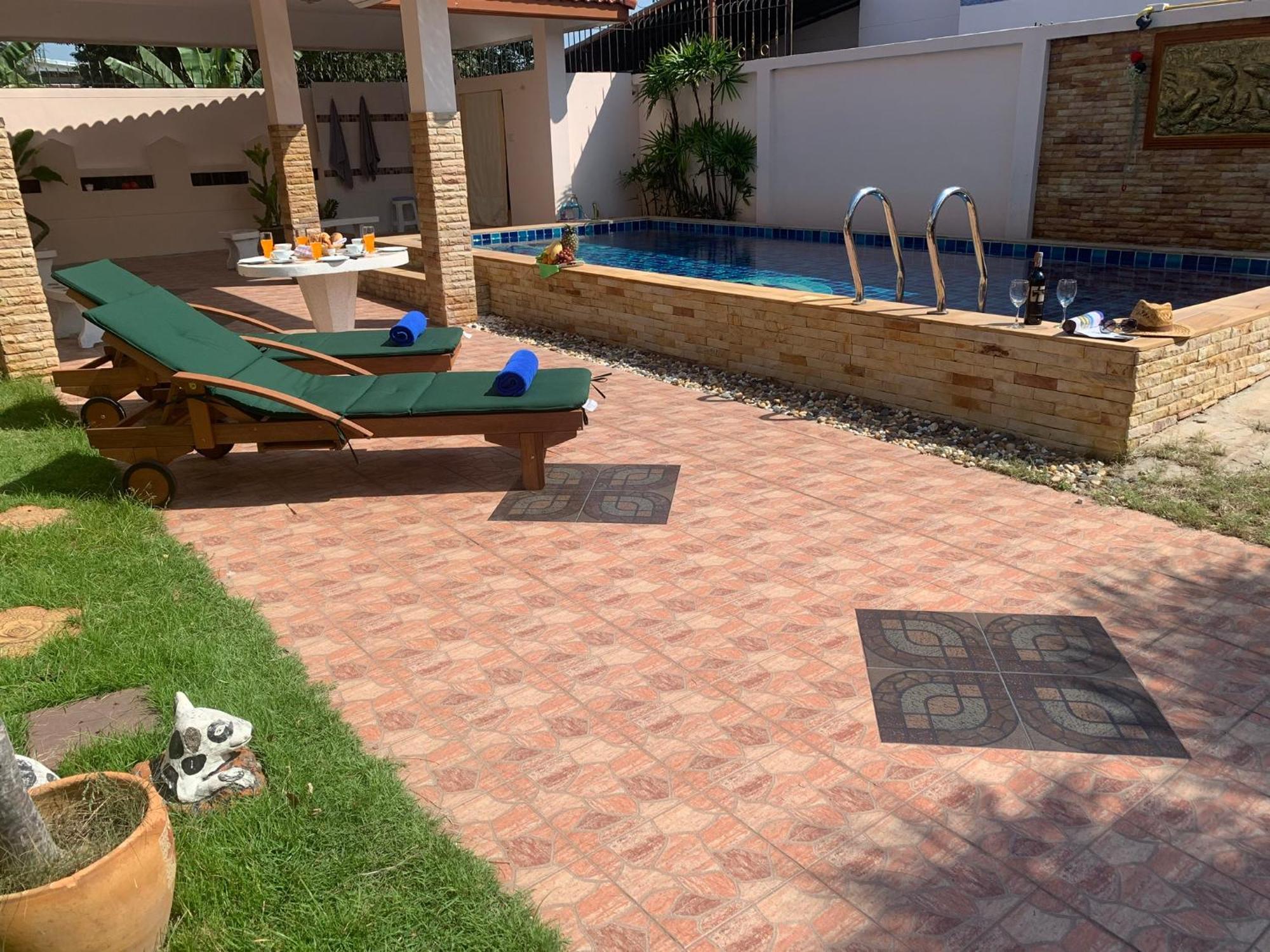 Yoch Pool Villa Pattaya Extérieur photo
