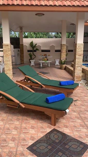 Yoch Pool Villa Pattaya Extérieur photo