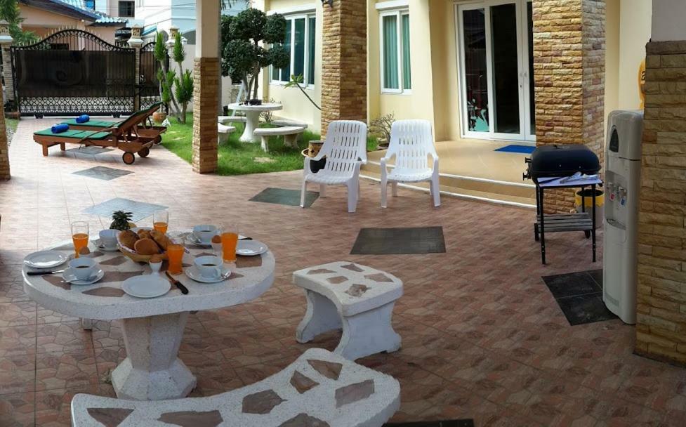 Yoch Pool Villa Pattaya Extérieur photo